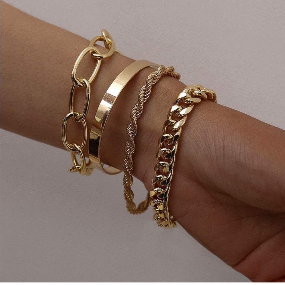4 PIECE DAINTY BOHO BRACELET SET